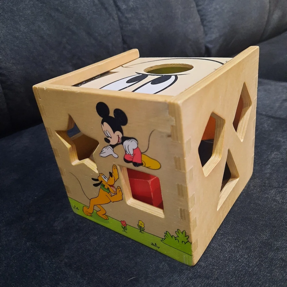 Wood shape sorter cube Mickey Mouse & Friends Mellissa & Doug toddler toy